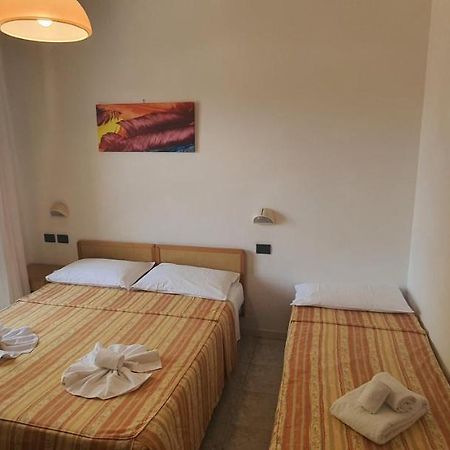 Hotel Vela Azzurra Ріміні Екстер'єр фото