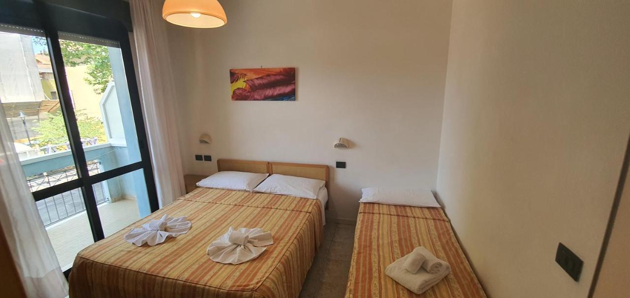 Hotel Vela Azzurra Ріміні Екстер'єр фото