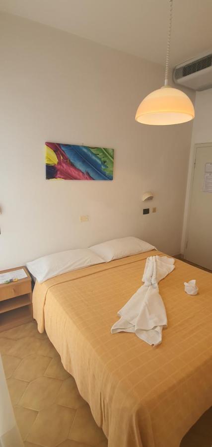 Hotel Vela Azzurra Ріміні Екстер'єр фото