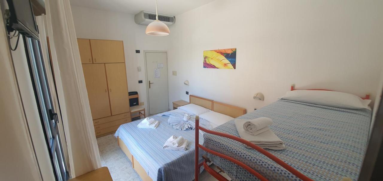 Hotel Vela Azzurra Ріміні Екстер'єр фото