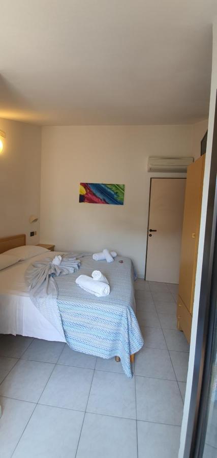 Hotel Vela Azzurra Ріміні Екстер'єр фото