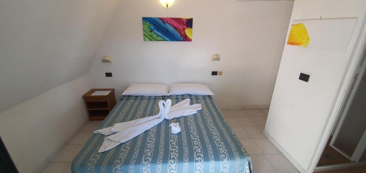 Hotel Vela Azzurra Ріміні Екстер'єр фото
