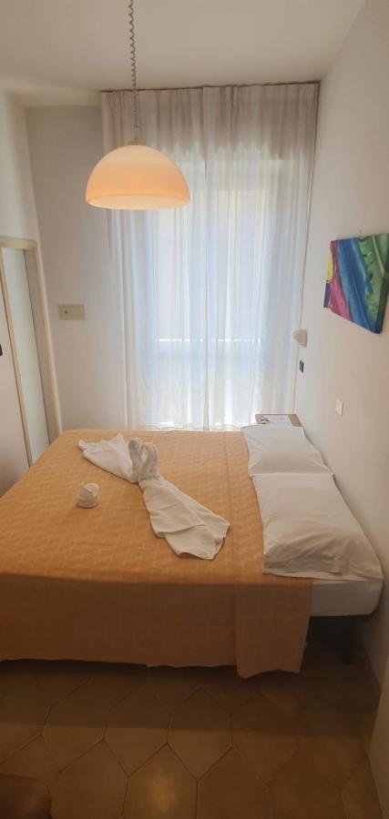 Hotel Vela Azzurra Ріміні Екстер'єр фото