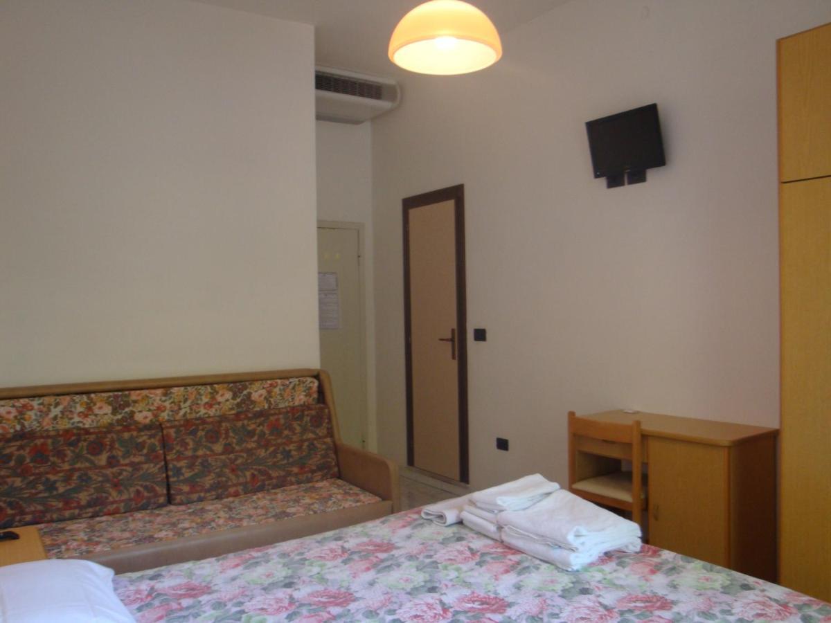 Hotel Vela Azzurra Ріміні Номер фото